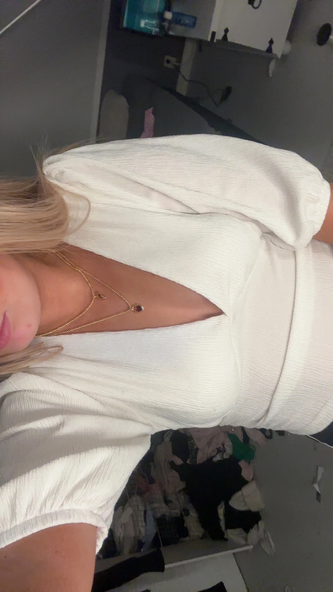 Vit omlottopp med puffärm - 2