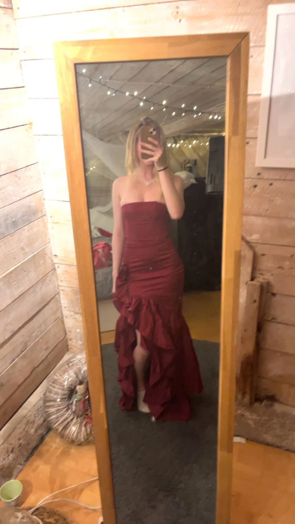 Vinröd långklänning från Babyboo XS