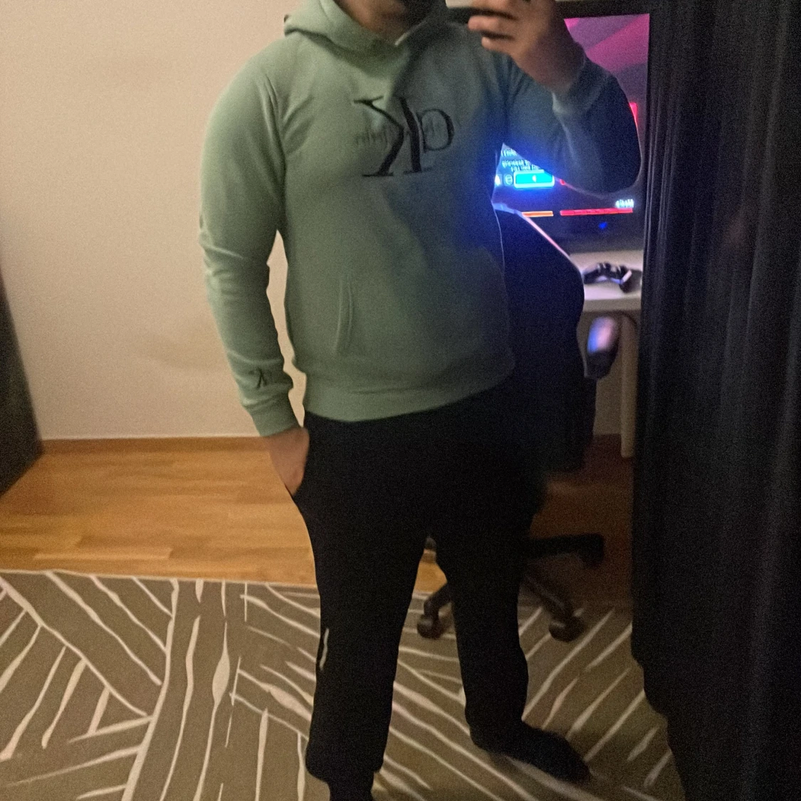 Grön Calvin Klein hoodie med CK-logga - 2