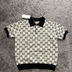 Pikétröja  - Oanvänd. Stl S. Hör av er vid frågor!