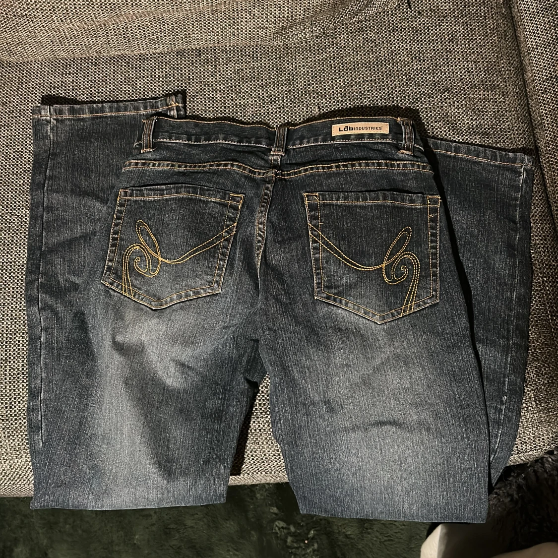 Mörkblå jeans - 1