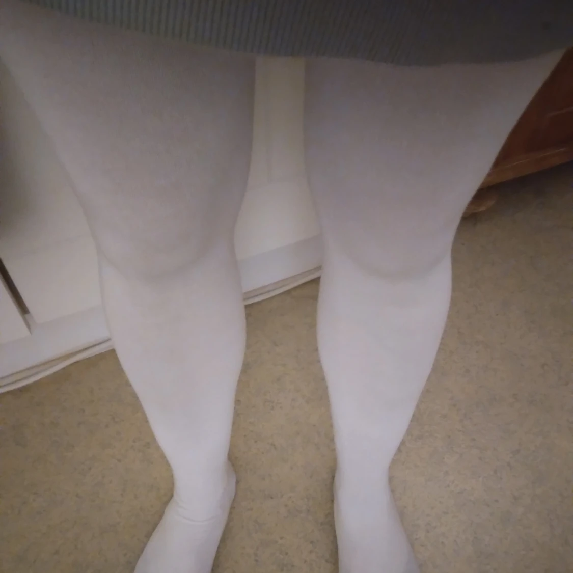 HELT NYA OANVÄNDA Offwhite / gräddvita tights / strumpbyxor från Gina Tricot,  Medium (men små) - 2