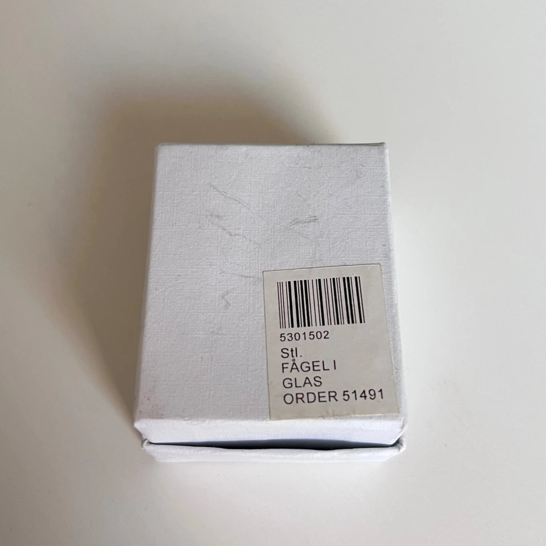 Glasfågel med gulddetaljer - 4