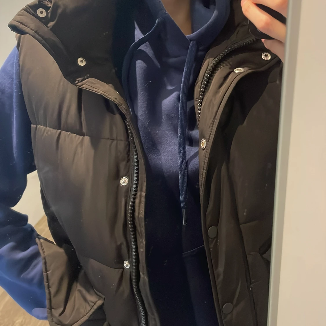 Svart dunväst från Pull&Bear XS - 2