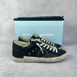 Philippe Model PRSX sneaker - – Condition: 10/10 - brand new, never used  – What is included: Box & dustbag  – Retail price: 3800 SEK