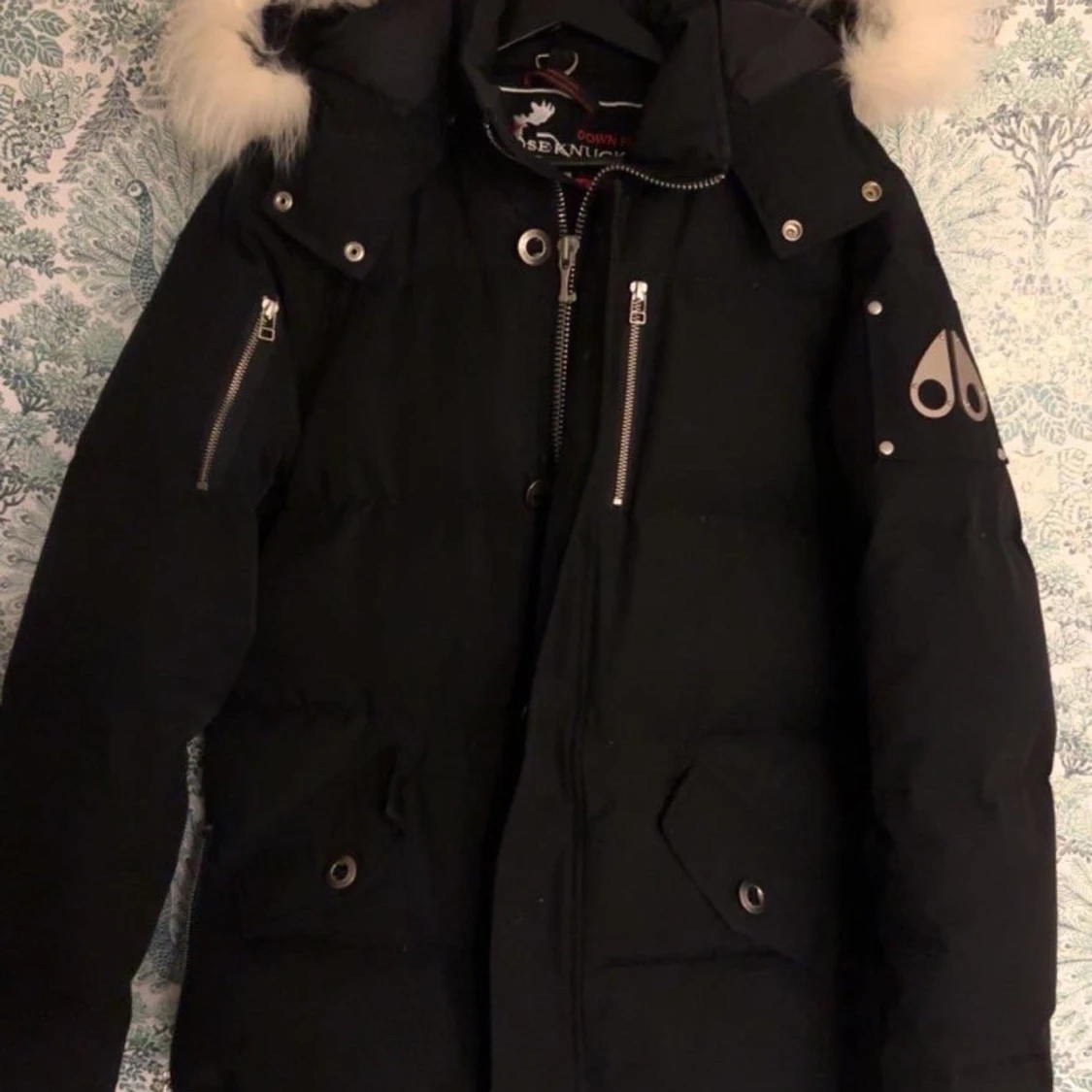 Svart dunjacka från Moose Knuckles