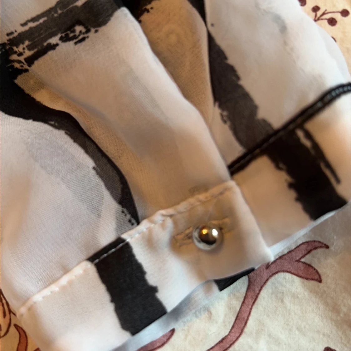 Vit omlottblus med svart rutmönster H&M - 4