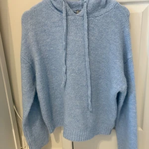 Stickad hoodie - Mer som en S