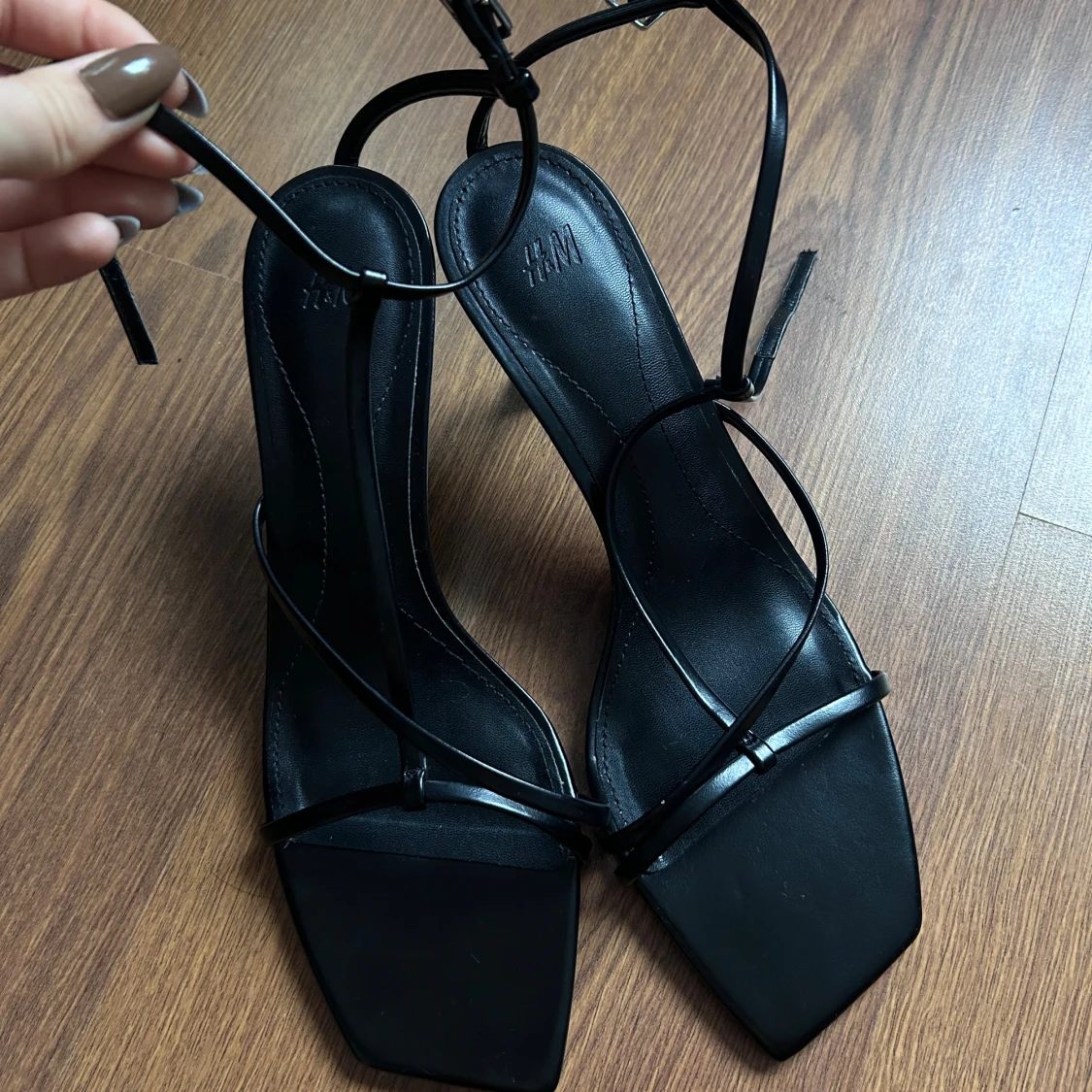 Svarta sandaler med smala remmar H&M - 3