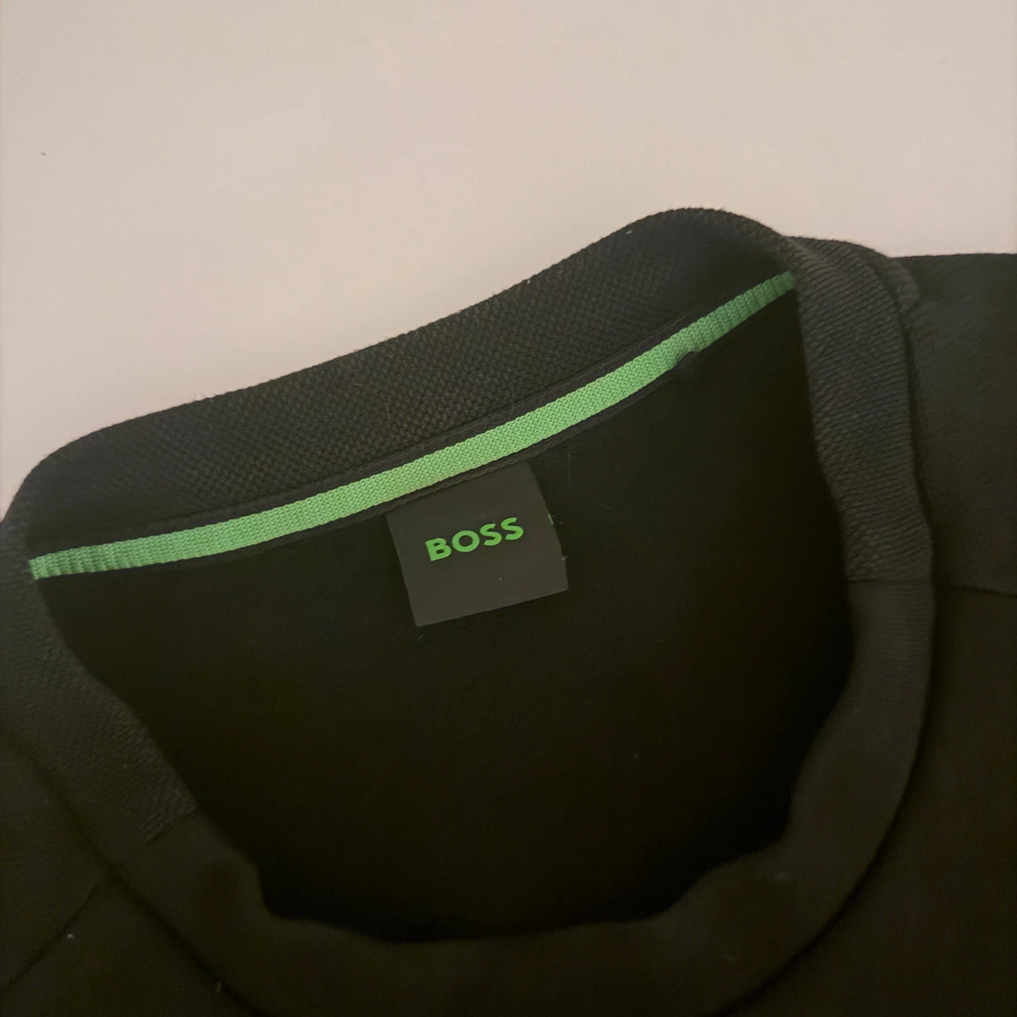 Svart sweatshirt från BOSS - 1