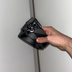 Burbery bällte  - Ett skönt bällte ny sick får med så att du kan göra egen storlek 