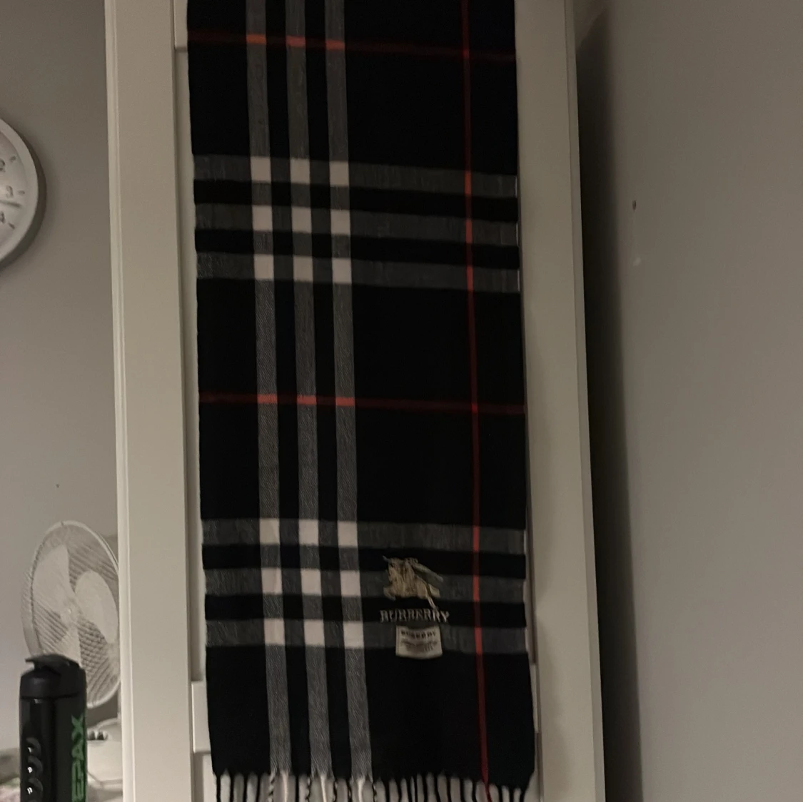 Svart rutig halsduk från Burberry