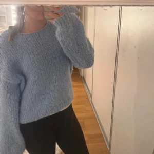 Stickad tröja  - Storlek 170 men passar xs/s💕