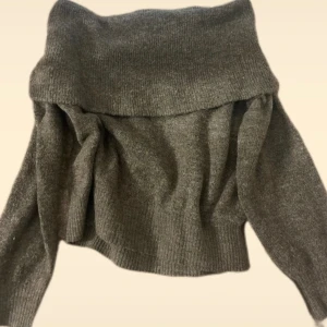 Off shoulder tröja - Jätte fin men kommer tyvärr inte till användning 