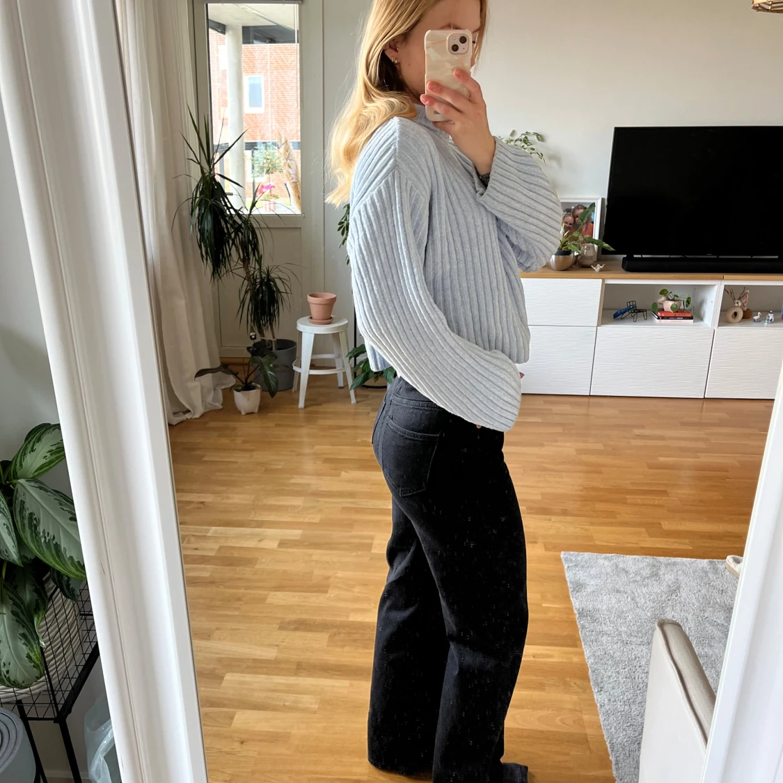 Ljusblå ribbad tröja från H&M Divided - 1