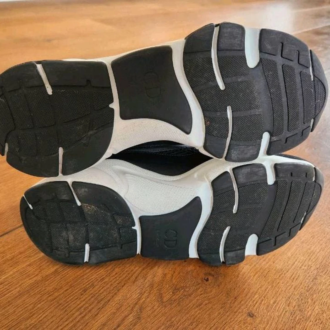 Svarta Dior sneakers herr strl 42 - 1