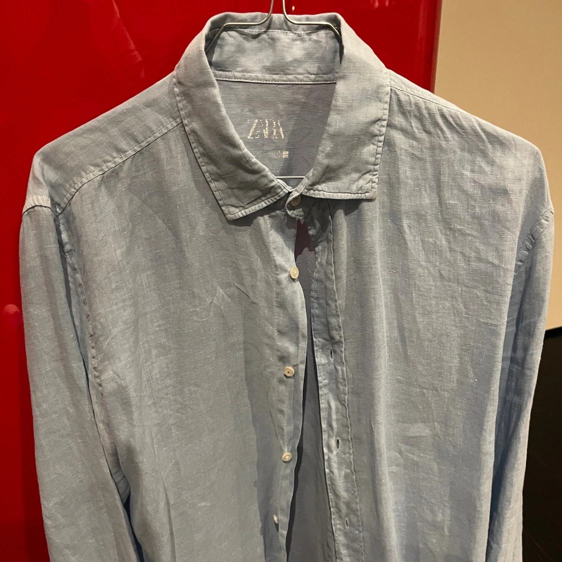 Ljusblå skjorta från Zara i linne - 1