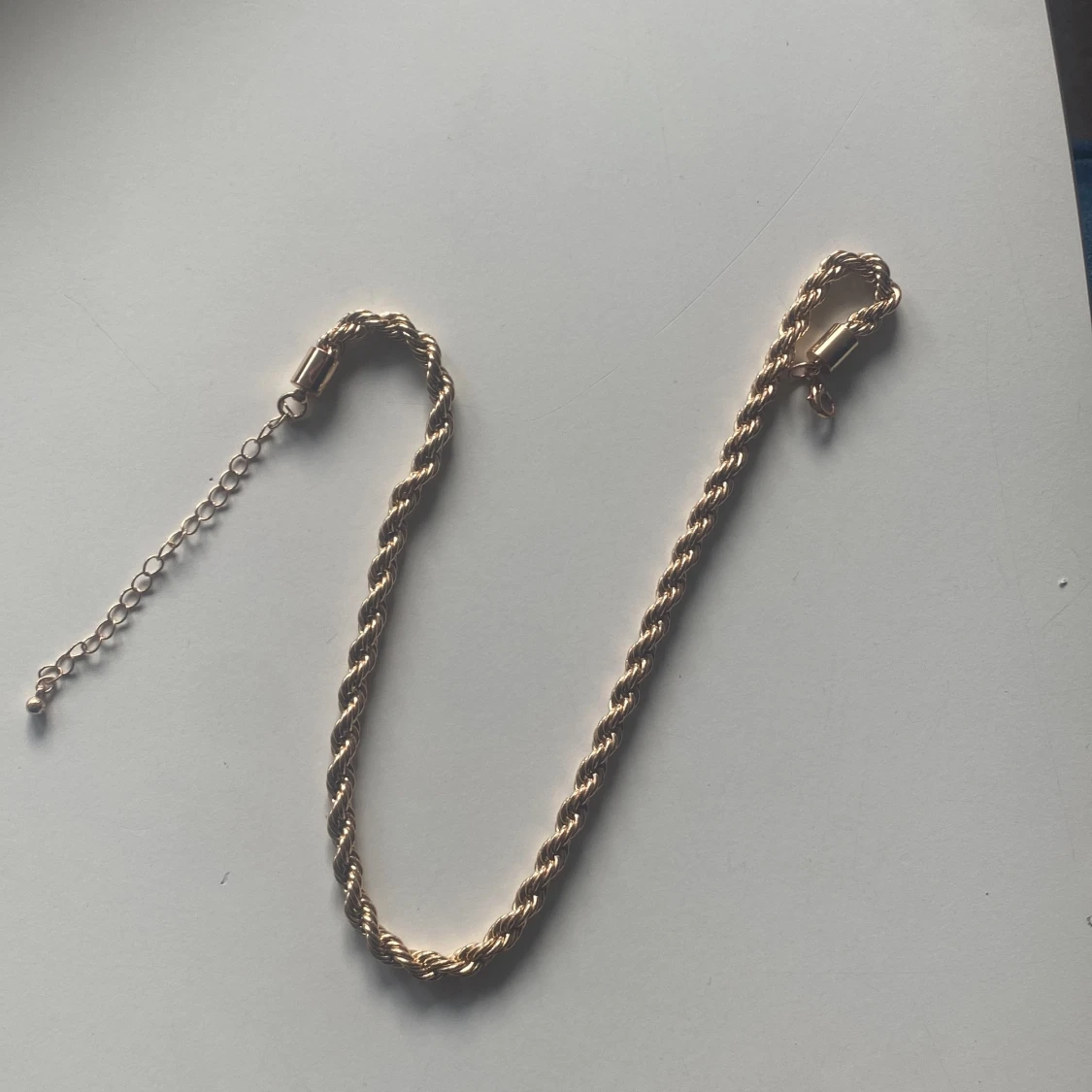 Guldigt tvinnat halsband - 2