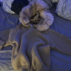 Jacka - jacka ifrån Alessa i storlek xs/s💞(äkta päls)