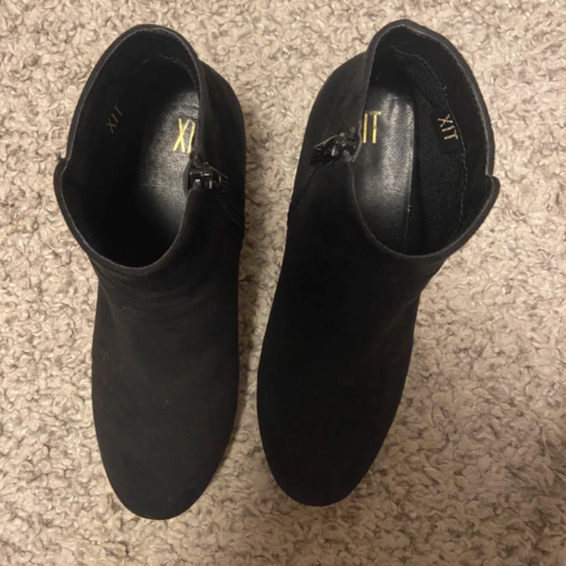 Svarta låga klackar stl 36 - 3