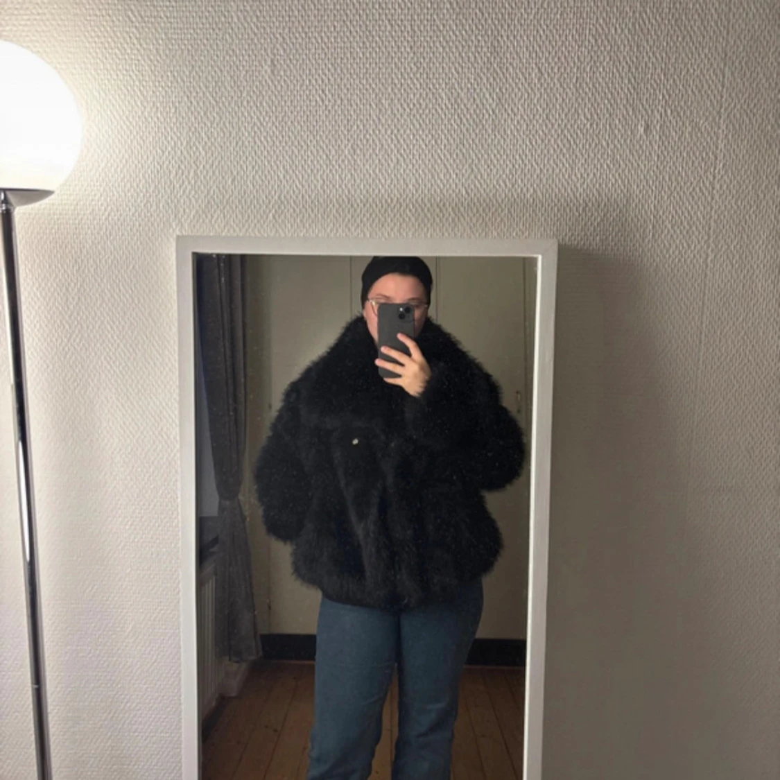 Svart fluffig pälsjacka - 1