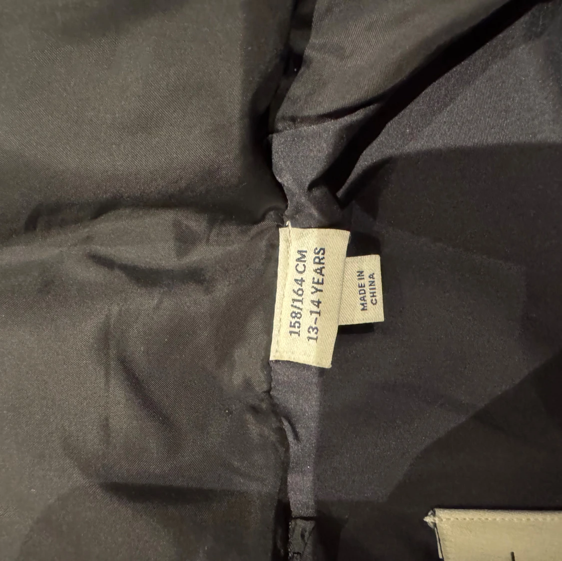 Svart pufferjacka från GANT - 1