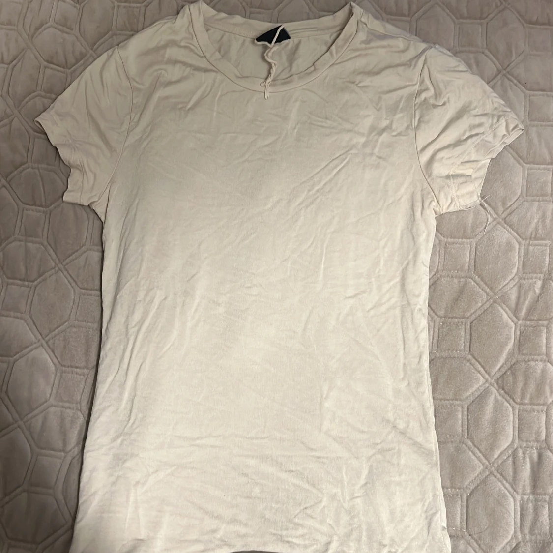 Vit/beige  t-shirt från Gina Tricot