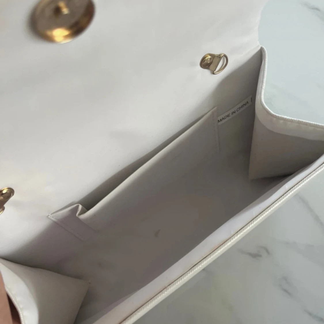 Vit clutch med guld  - 2