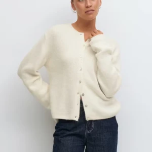 Vit kofta - Vit kofta/tröja med knappar från Gina Tricot, använd endast en gång💖