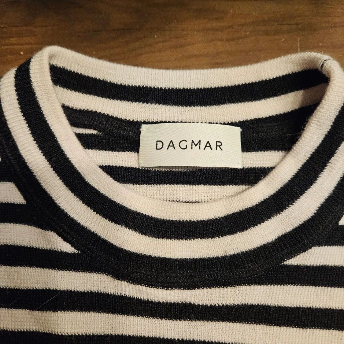 Randig svartvit tröja från Dagmar - 2