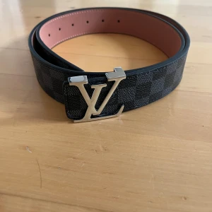 Ett snyggt bälte - Ett snyggt bälte 