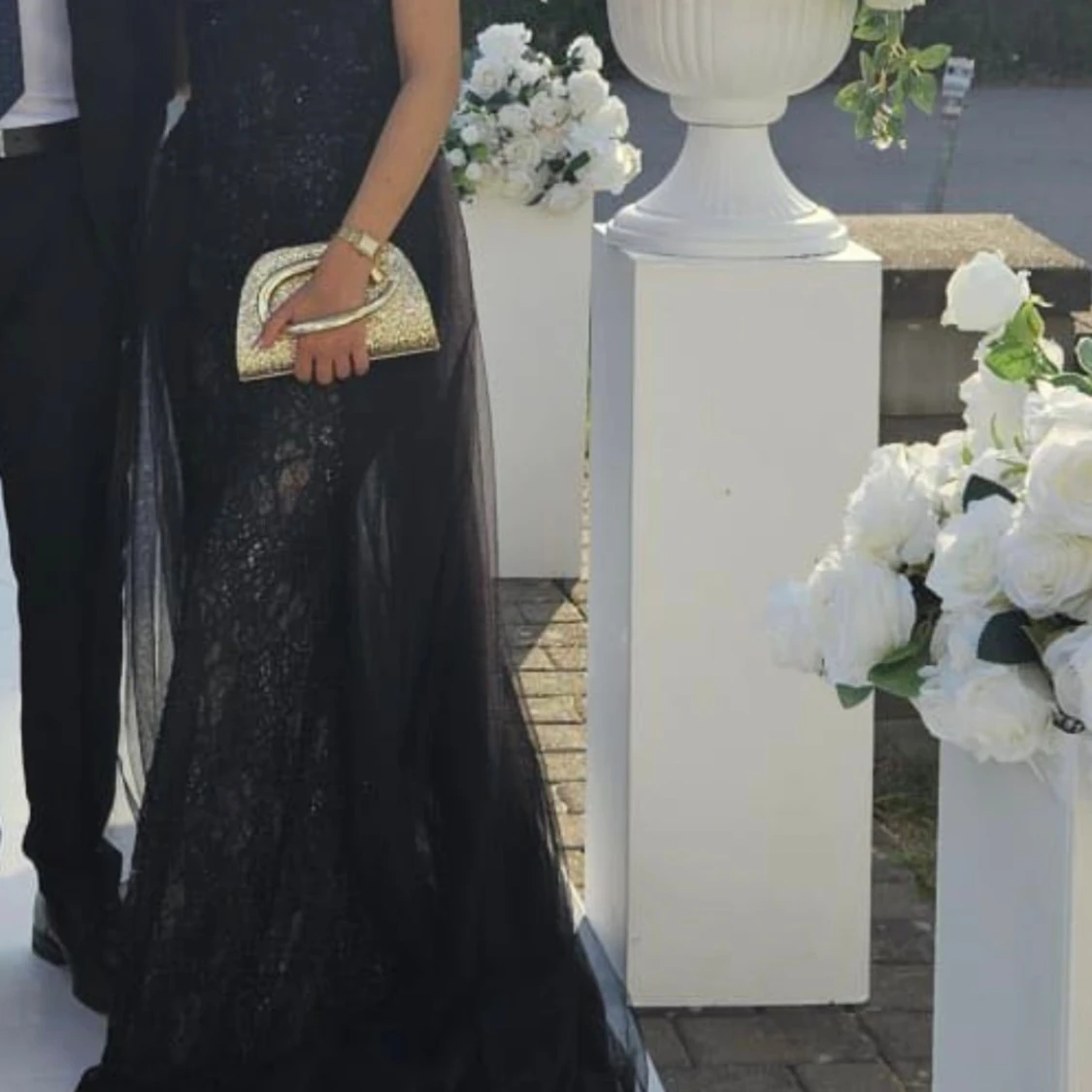 Svart glittrig långklänning med spets - 1