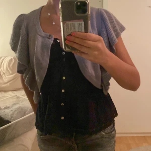 bolero - bolero från vila i strl l men liten i storleken. super fin men används inte. pris kan diskuteras 