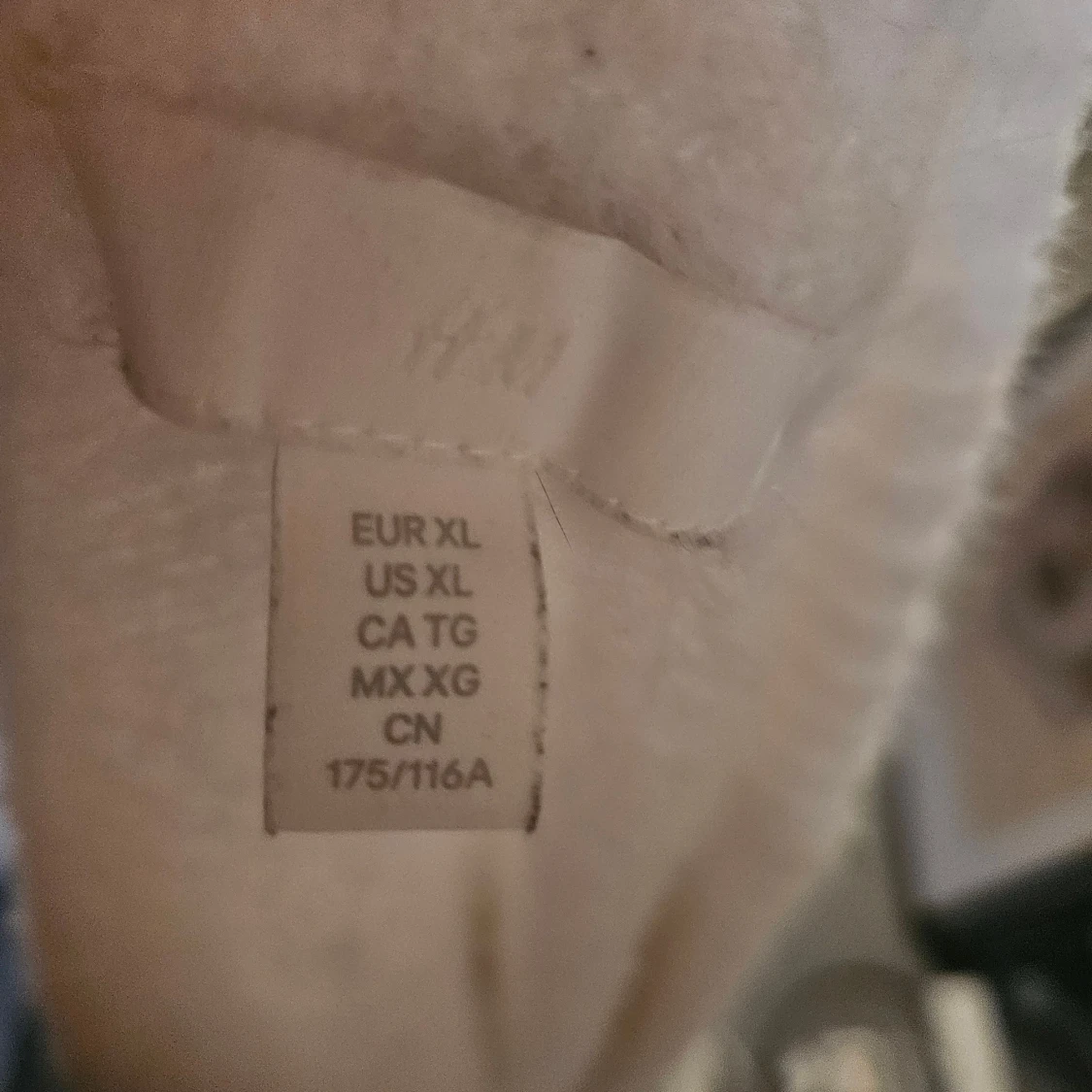 Vit kofta från H&M i storlek XL - 1