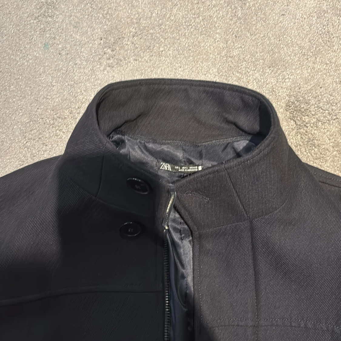 Mörkblå rock från Zara med dragkedja och knapp - 1