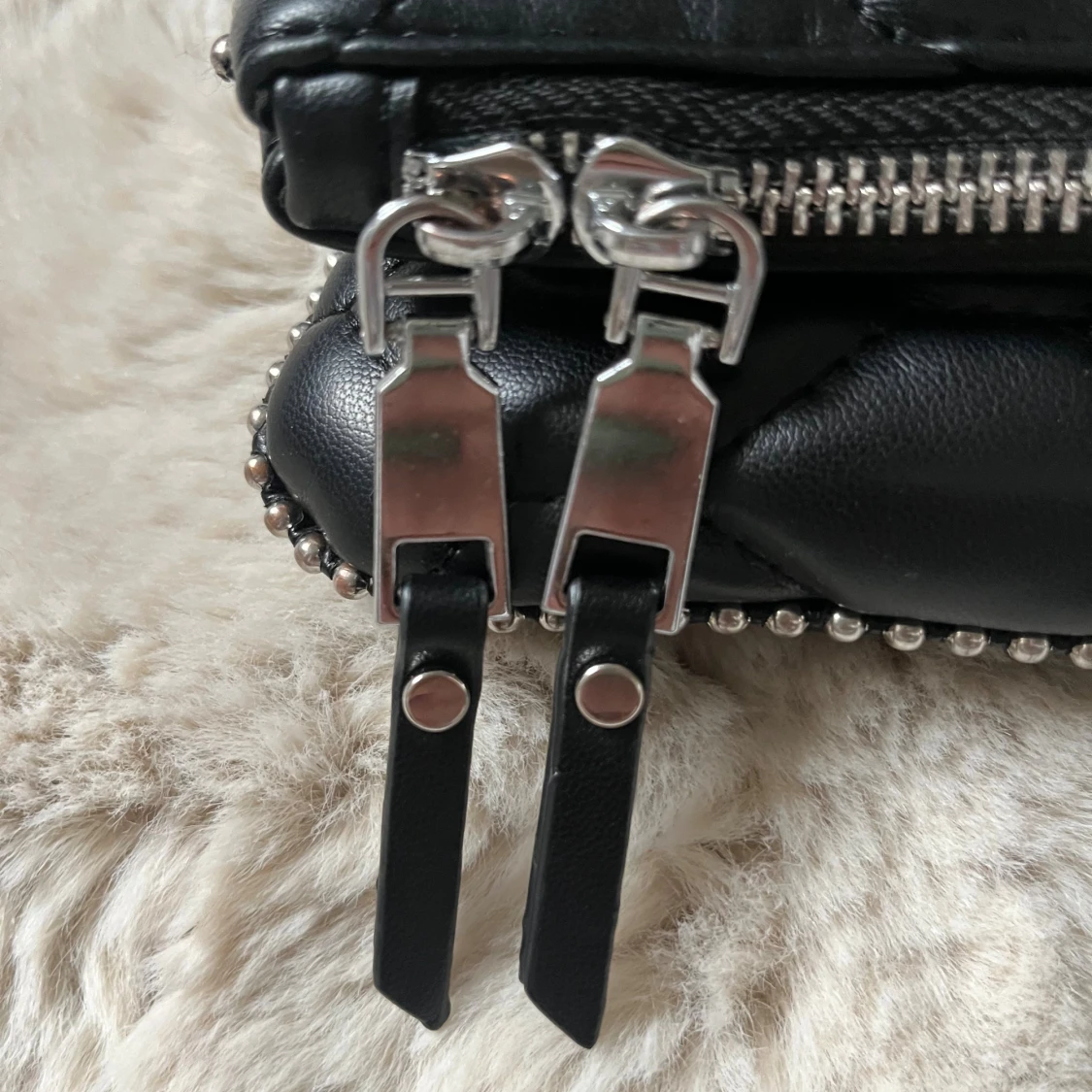 Svart zadig liknande axelväska med kedja - 1