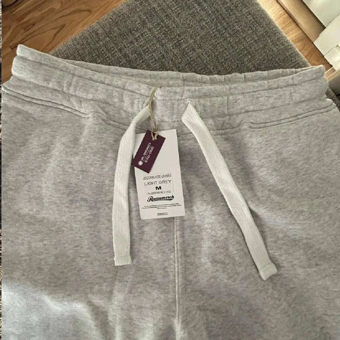 Ljusgrå mjukisbyxor med snörning - 2