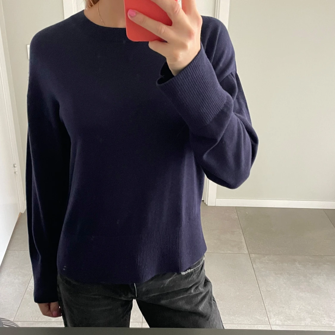 Mörkblå stickad tröja & otherstories  - 2