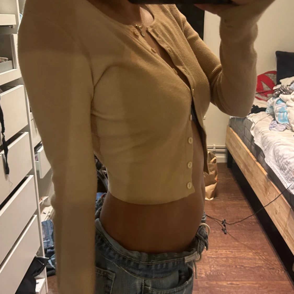 Beige croppad cardigan med knappar - 2