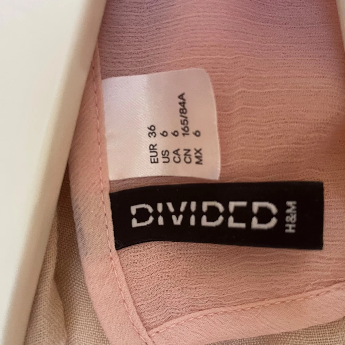 Ljusrosa blus med volangärm H&M Divided - 3