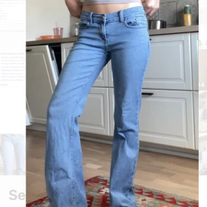 Lågmidjade utsvängda jeans - Så söta från dickies står storlek 9? Men jag har 36 och de passar så skulle säga typ  s