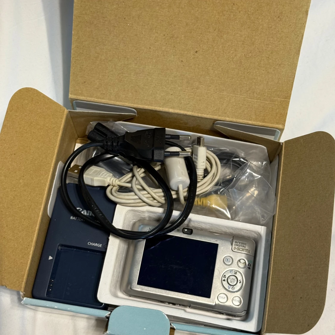 Canon Digital IXUS 100 IS - 4