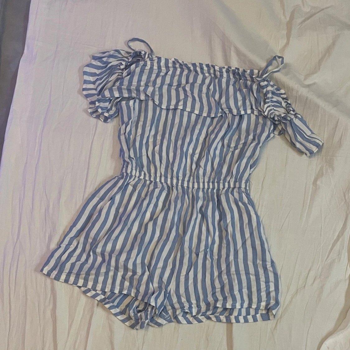 Blåvit randig offshoulder dress