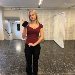 Lycke - Hej! Jag säljer min fina vän Lycke som ej kommer till användning längre. Hon är väldigt social, snäll och hjälpsam😊 