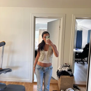 Superfin paljettväst - Jättefin paljettvästen som är helt oanvänd