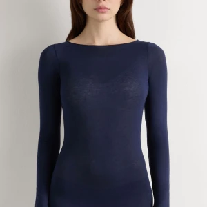 Intimissimi tröja - Boat Neck Ultralight tröja i modalkashmir från intimissimi. Endast använd ett fåtal gånger så har nästan inga tecken på användning! Orginalpris: 489kr!!