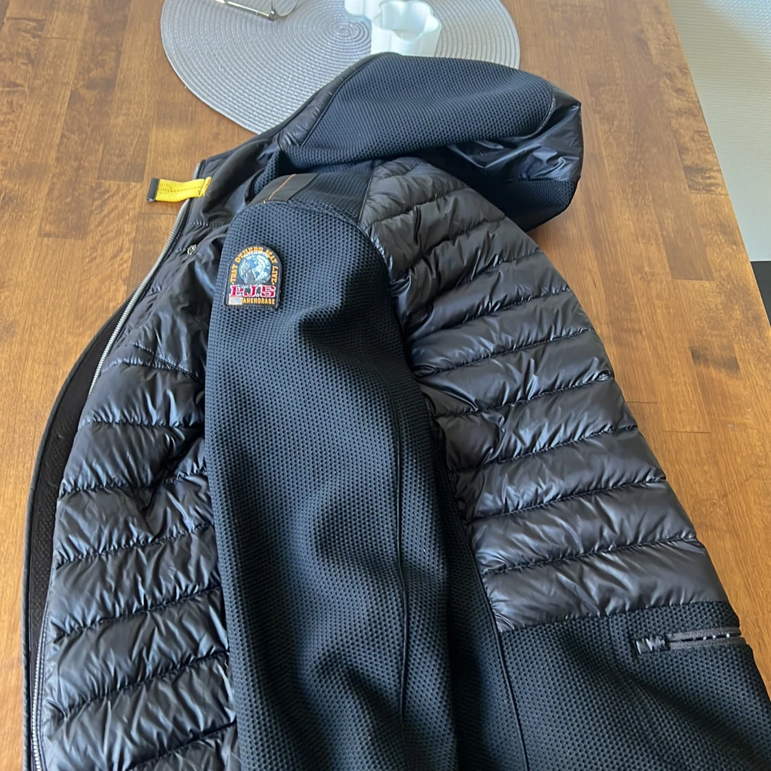 Svart dunväst från Parajumpers - 1