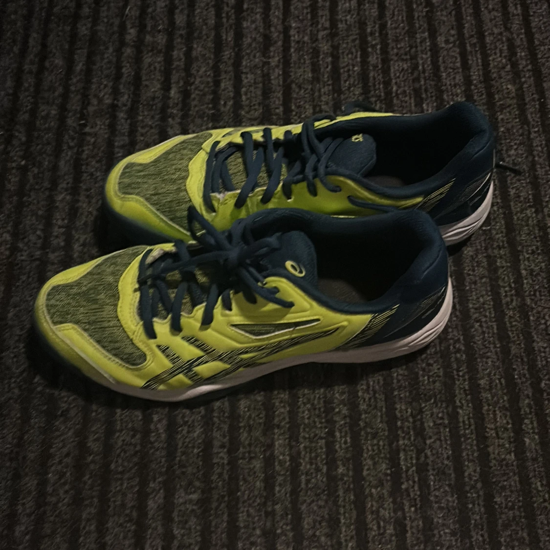 Asics gula och blå tennisskor/padelskor