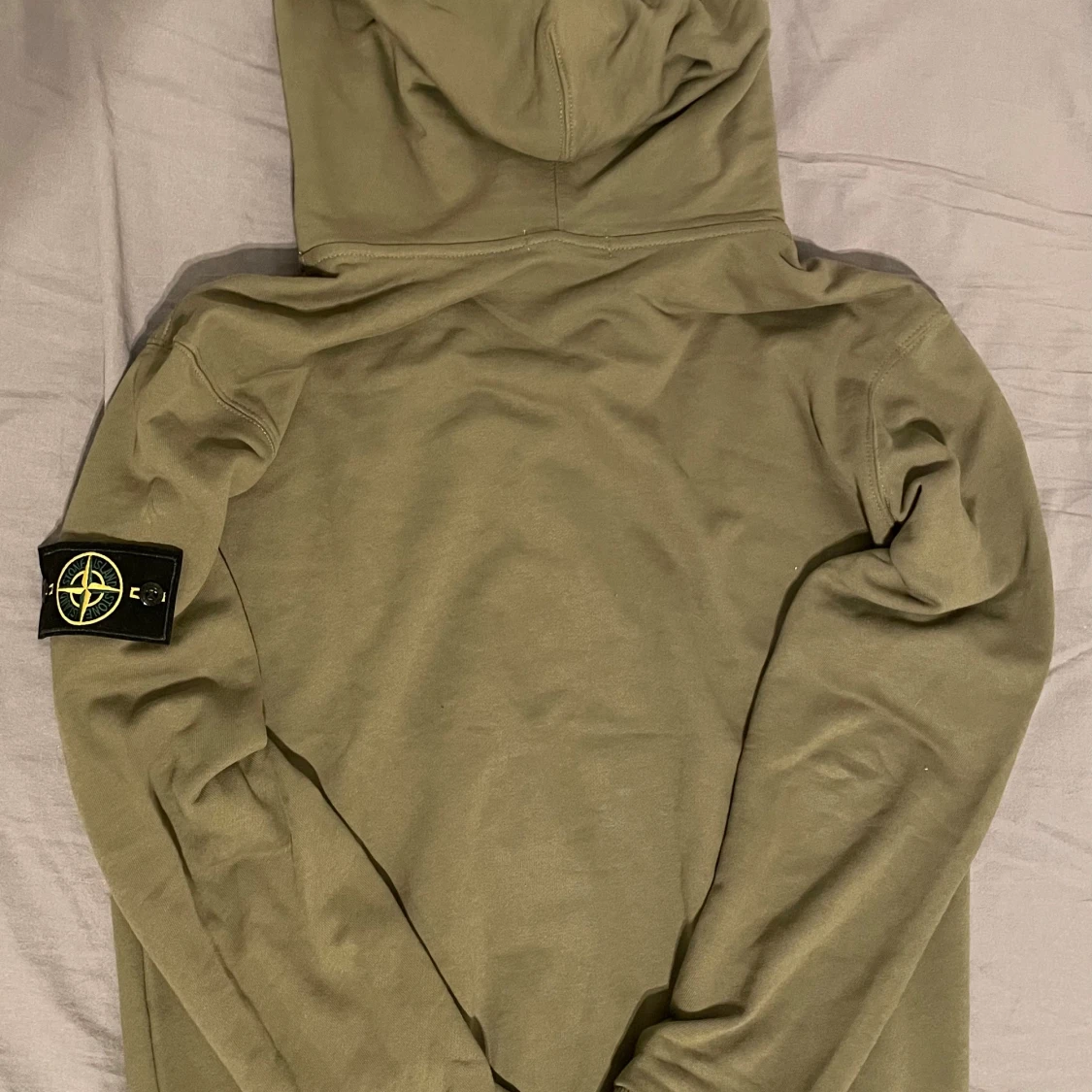 Olivgrön hoodie från Stone Island - 1