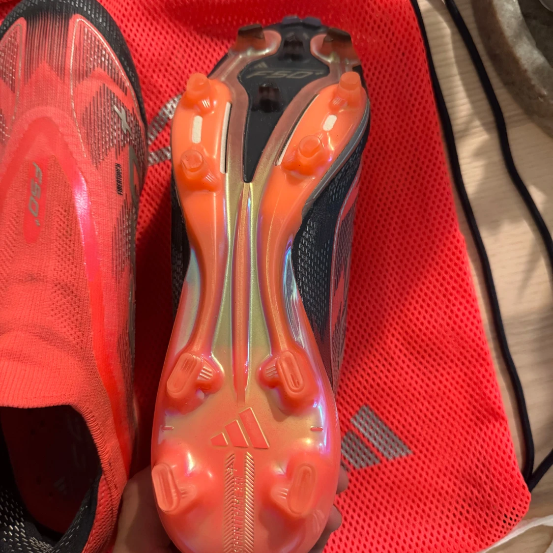 Adidas F50 röda fotbollsskor - 2
